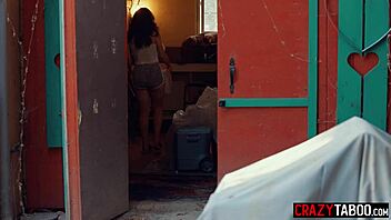 Casey Calvert fucks Victoria Voxxx