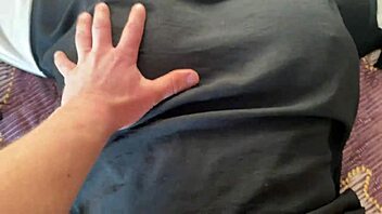 Syrian Girl In Hijab Feels Passion