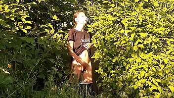 Risky public female masturbation in nature - girls fly orgasm