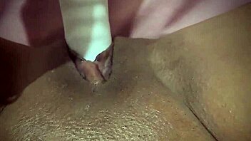 Que rico suena cuando me masturbo con dildo 😍