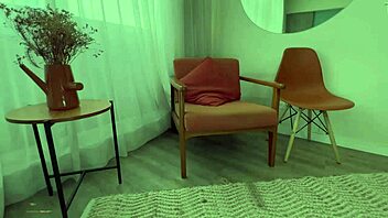 Essa puta liberou tudo e fez DP na frente do marido.