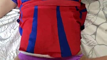 Hot cheerleader assfucks two cocks