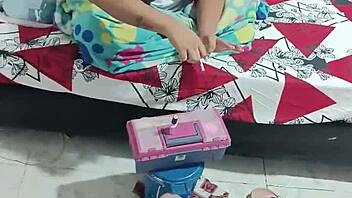 I Masturbate While Wife Gets Nails Done