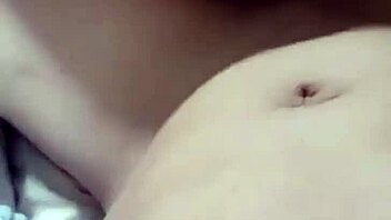 não aguentei o tesão e gozei dentro da namorada do meu amigo gostosa com piercing na buceta creampie