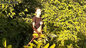 Risky public female masturbation in nature - girls fly orgasm