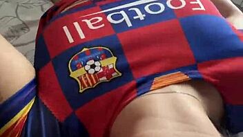 Hot cheerleader assfucks two cocks