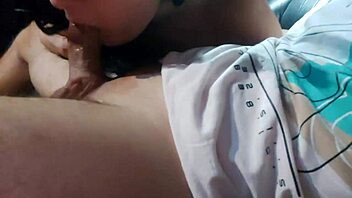 Esposa Gostosa Chupando O Corno Enquanto O Uber De Pau Grande Fode O Cu Sem D�