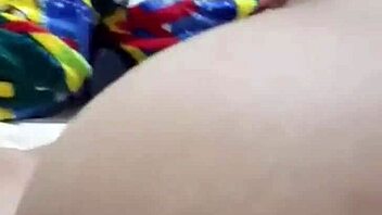 não aguentei o tesão e gozei dentro da namorada do meu amigo gostosa com piercing na buceta creampie