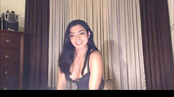 i watch sexy webcam girl daisy gomez dancing for me