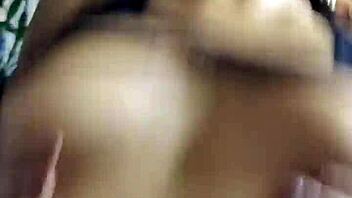 marido no aguantou e fez esposa peluda sentar para lamber