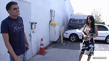 Cougar Lady Is Getting A Random Dudes Cock In The Hotel Room