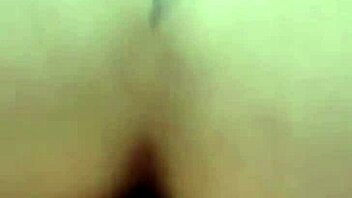 não aguentei o tesão e gozei dentro da namorada do meu amigo gostosa com piercing na buceta creampie