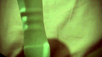 Que rico suena cuando me masturbo con dildo 😍