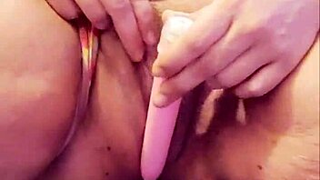 Watch Puerto Rican slut squirt with vibes?