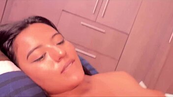 Colombian Latina's Boyfriend Wakes Her For Hard Creampie Sex