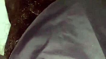 Amoosinas Cums On White Ass In WC