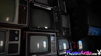 petite newcomer noel leon is ready to show her big boobs for the camera 😍