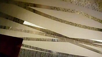 redhead babe washes her tight ass in the bathroom for me 😏