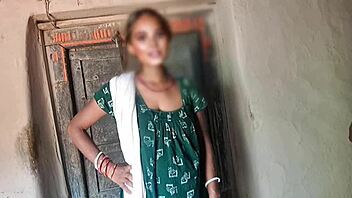 Desi guy fulfilled the fantasy of sleeping with a sexy stepmom