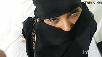 Muslim Girl's Boyfriend Desi Fucking with Handjob and Orgasm