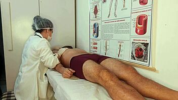 Paciente Tem Ereção Ao Sentir Toque Da Enfermeira