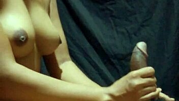 Wow, teen gives handjob to cumshot!