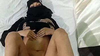Muslim Girl's Boyfriend Desi Fucking with Handjob and Orgasm