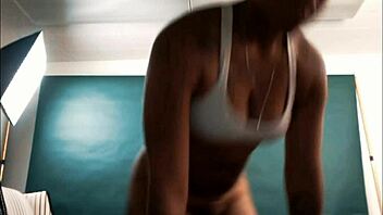 Exotic teen spreads shaved pussy for nasty photographer