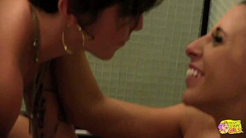 i fist andre shakti passionately