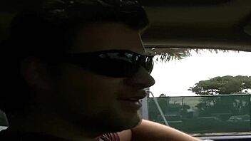 Eva Cruz Chats Closely With Neighbor 😏