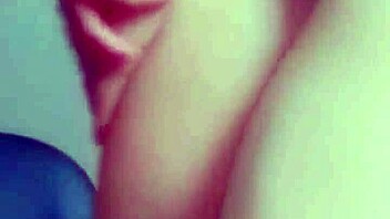 Mi difícil pero dulce pequeña colegiala aprende a recibir