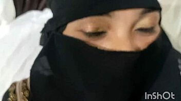 Muslim Girl's Boyfriend Desi Fucking with Handjob and Orgasm