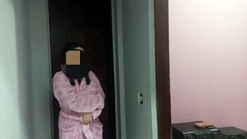 Enteado Pega Madrasta Masturbando O Cuzinho - Intense Anal Whore Action With Latina MILF Handjob And Dirty Fucking