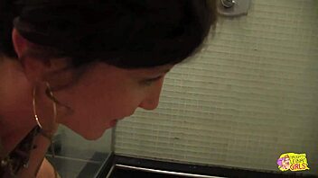 i fist andre shakti passionately