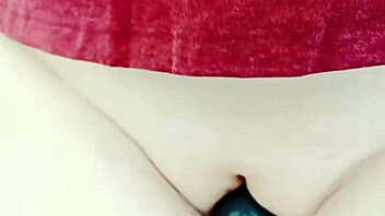 Maturemons Wet Pussy Slides with Cameltoe