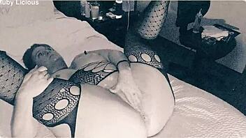 juicy rubii is at it again with her homemade solo