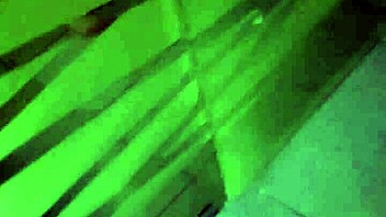 redhead babe washes her tight ass in the bathroom for me 😏