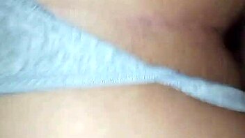 mamita pone musica relajante para dormir y yo la despierto con la pija adentro y la lleno de leche al final 😴🍆💦