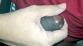 Cuckold hubby invites friend for milky fun 😏