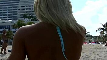 Eva Cruz Chats Closely With Neighbor 😏