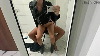 Rough fuck that big clit pussy!