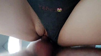 귀여운 한국 여자애 무릎 꿇리고 도기 스타일로 박아줘!