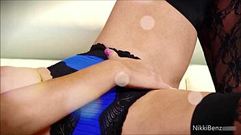 nikki benz pleasures her wet pussy 😍