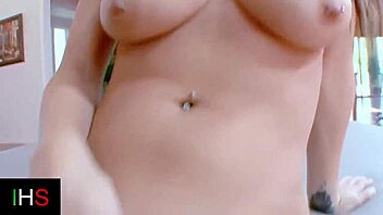 I licks the gorgeus blonde's shaved pussy befor she fucks me missonary