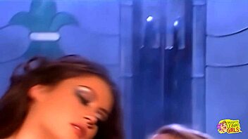 blondes and brunette in steamy threesome