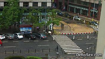 Yo, bu harika genç kadının genişçe açılıp orgazm olmasına bak!