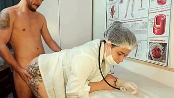 Paciente Tem Ereção Ao Sentir Toque Da Enfermeira