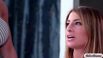 Kristen kissin’ and eatin’ stepmom’s ass while rubbin’, oh man!