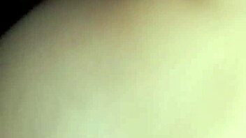 esas nalgas rebotan rico, me gusta chuparla toda y que me de bien 😍