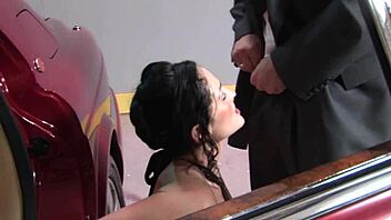 Dude Fucks Woman In Car With Shirt And Tie On!